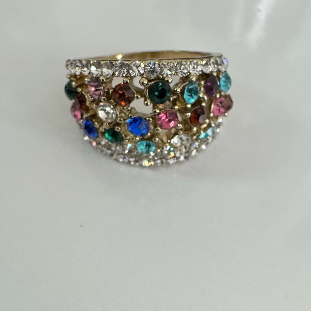 💙 NEW stunning cubic zirconia multicolored unique & stylish ring 💙